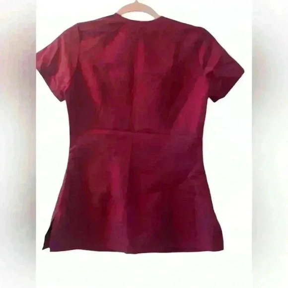 Grey’s Anatomy Scrub Top - Picture 2 of 3